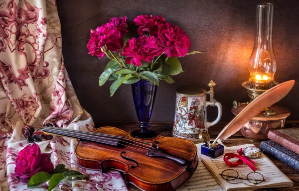 Картинка цветы, стиль, ноты, перо, скрипка, часы, книги, лампа, розы, букет, очки, кружка
