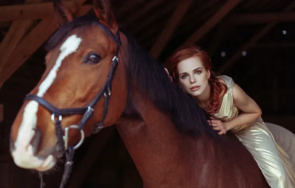 Картинка взгляд, девушка, конь, лошадь, рыжая, рыжеволосая