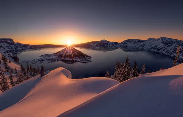 Картинка зима, снег, закат, озеро, Орегон, сугробы, Oregon, Crater Lake, Crater Lake National Park, Озеро Крейтер, …