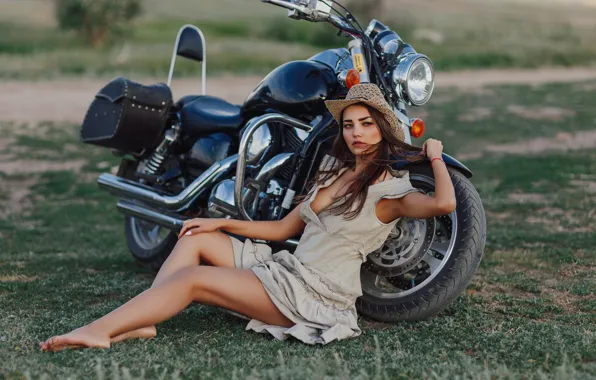 Картинка девушка, поза, шляпа, платье, мотоцикл, байк, Леонид Мочульский