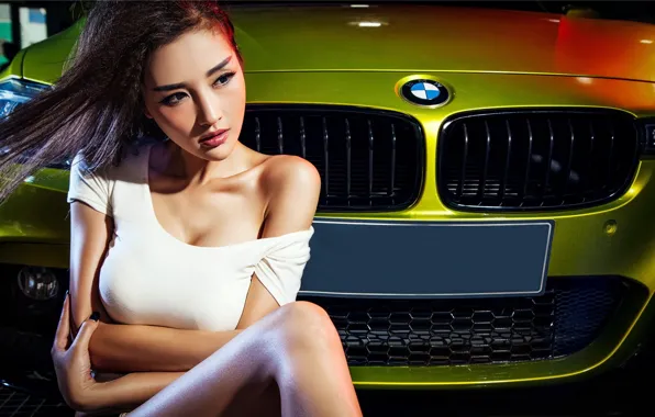 Картинка авто, взгляд, Девушки, BMW, азиатка, красивая девушка, сидит над машиной