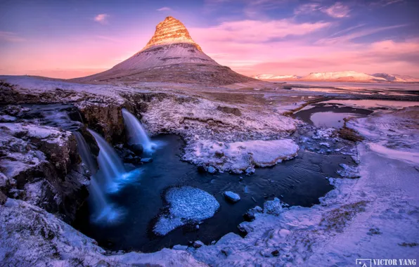 Картинка зима, небо, свет, снег, река, краски, водопады, гора Kirkjufell