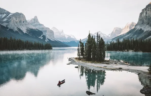 Картинка лес, горы, озеро, лодка, человек, остров, Канада