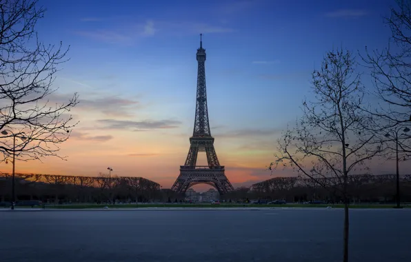 Картинка деревья, закат, Франция, Париж, Эйфелева Башня, Paris, France, Eiffel Tower