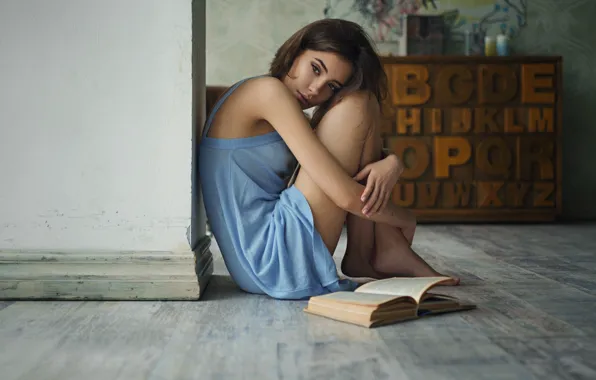 Картинка грусть, девушка, книга, сидит, на полу, Sergey Fat, Eva Reber