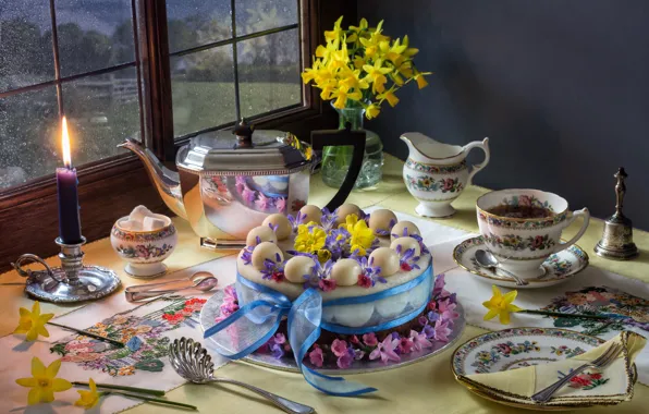 Картинка цветы, чай, свеча, букет, чайник, тарелка, Пасха, чаепитие, кружка, чашка, торт, нарциссы, сервировка