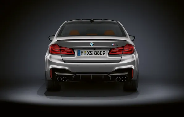 Картинка серый, фон, BMW, седан, тёмный, 4x4, 2018, корма, 625 л.с., четырёхдверный, M5, V8, F90, 4.4 …