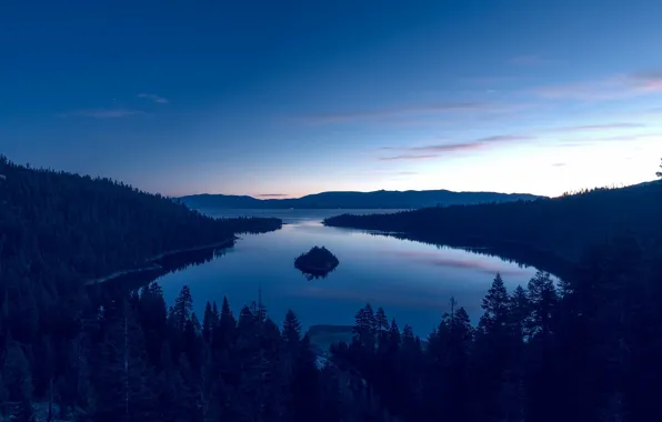 Картинка лес, деревья, озеро, Калифорния, США, сумерки, островок, Тахо, Lake Tahoe, Emerald Bay, Изумрудная бухта