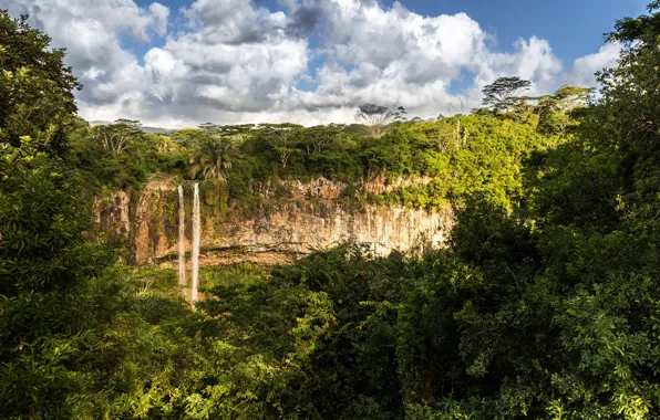 Картинка зелень, лес, небо, солнце, облака, деревья, скала, тропики, водопад, джунгли, Mauritius, Chamarel Fall