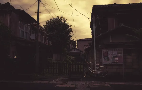 Картинка облака, деревья, велосипед, столбы, провода, окна, дома, вечер, Япония, сумерки