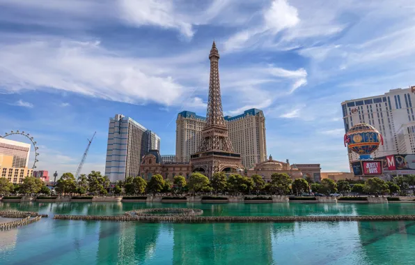 Картинка небо, облака, деревья, пруд, здания, дома, Лас-Вегас, Эйфелева башня, США, Las Vegas, Nevada