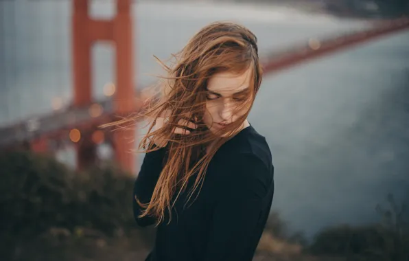 Картинка девушка, мост, ветер, рыжая
