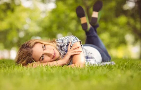 Картинка девушка, природа, отдых, girl, grass, травка, nature, recreation