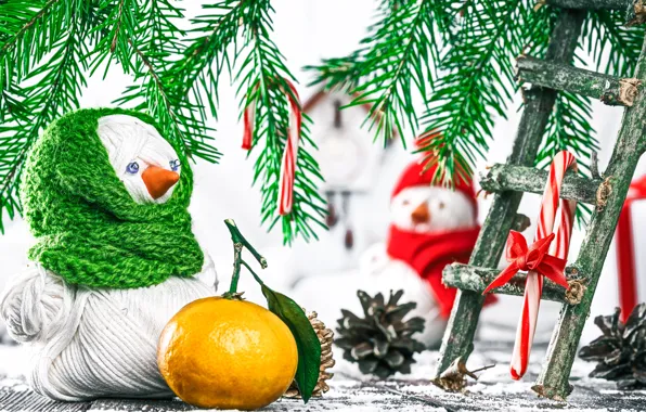 Картинка фон, подарок, ель, ветка, Новый год, снеговик, box, gift, snowman, holding, Handmade, yarn