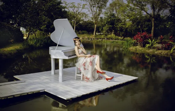 Картинка девушка, пруд, пианино