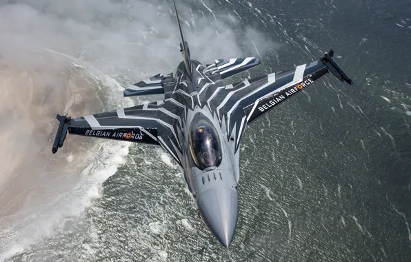 Картинка истребитель, F-16, лёгкий, многофункциональный