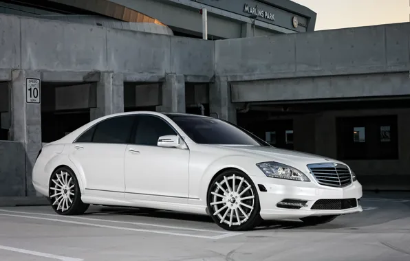 Картинка lights, Mercedes, wheels, with, color, S550, Forgiato, lowered, smoked, matched