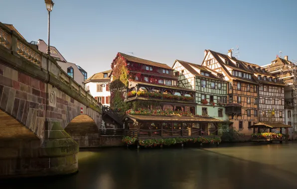 Картинка мост, река, Франция, здания, дома, Страсбург, France, Strasbourg, Эльзас, Alsace, River Ill, Квартал Маленькая Франция, …
