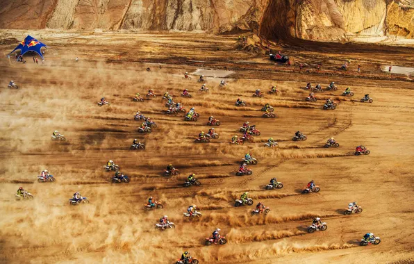 Картинка Песок, Пыль, Пустыня, Скорость, Мото, Red Bull, Много, Мотоциклы, Гонщики, Мотоциклисты