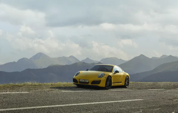 Картинка дорога, небо, асфальт, облака, горы, жёлтый, разметка, Porsche, 2018, 911 Carrera T, 370 л.с.