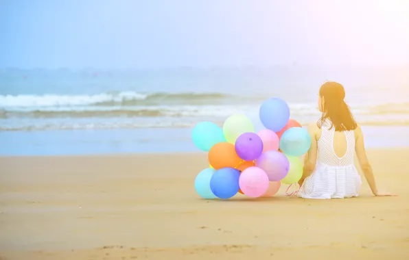 Картинка песок, море, пляж, лето, девушка, солнце, счастье, воздушные шары, отдых, colorful, girl, summer, sunshine, happy, …