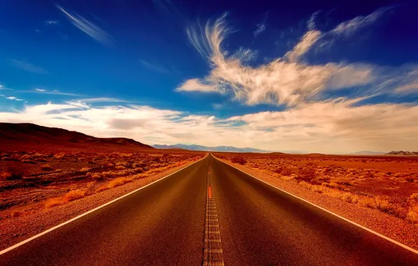 Картинка дорога, небо, солнце, облака, пустыня, шоссе, простор