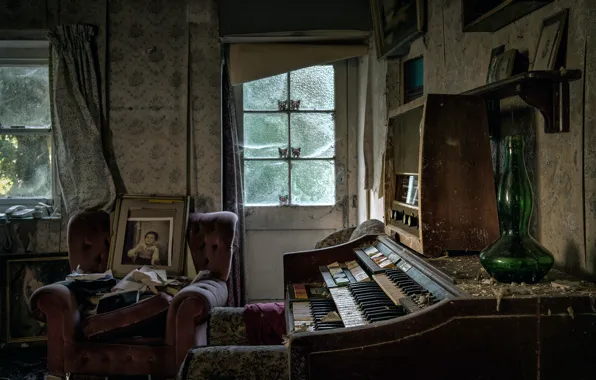 Картинка комната, пыль, клавиши, орган, Abandoned house