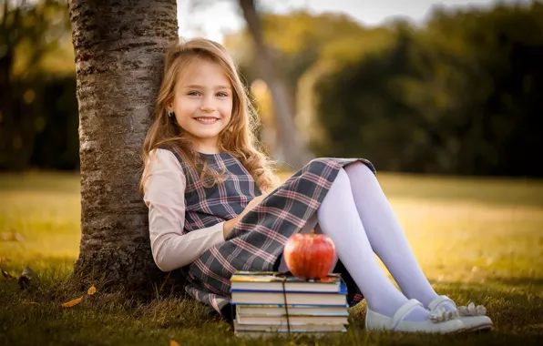 Картинка книги, яблоко, девочка