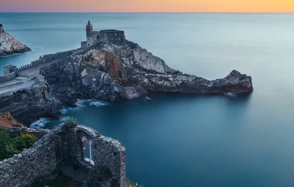 Картинка море, замок, скалы