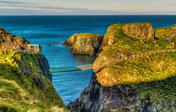 Картинка море, небо, солнце, мост, скалы, побережье, тропа, горизонт, Northern Ireland, Ballintoy, подвесной