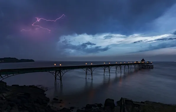 Картинка Clevedon Pier, Lightning Storm, Somerse
