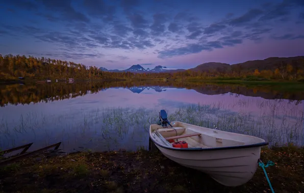 Картинка осень, лес, горы, озеро, отражение, лодка