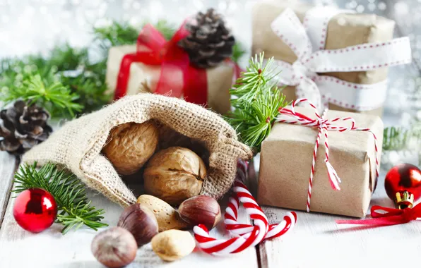 Картинка праздник, подарок, новый год, орешки, ветки ели