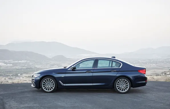Картинка небо, горы, BMW, профиль, седан, xDrive, 530d, Luxury Line, 5er, тёмно-синий, четырёхдверный, 2017, 5-series, G30