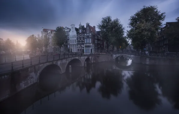 Картинка город, Амстердам, канал, дымка, Нидерланды, мостики