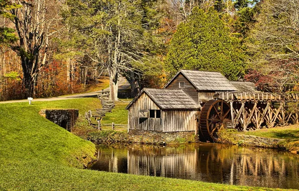 Картинка дорога, осень, трава, солнце, деревья, мельница, США, речка, водяная, Virginia, Mabry Mill