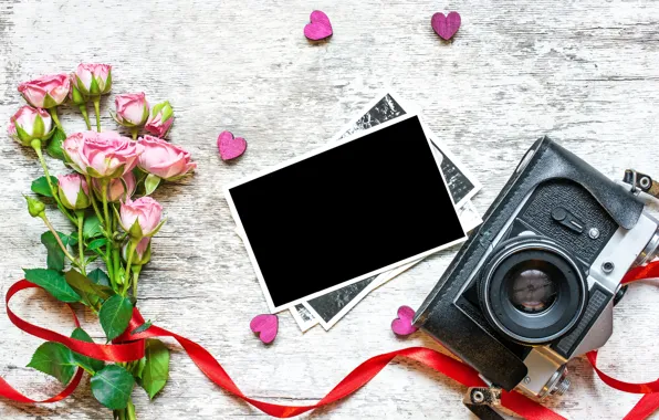 Картинка цветы, фото, розы, букет, камера, рамка, лепестки, подарки, сердечки, love, vintage, photo, wood, pink, camera, …