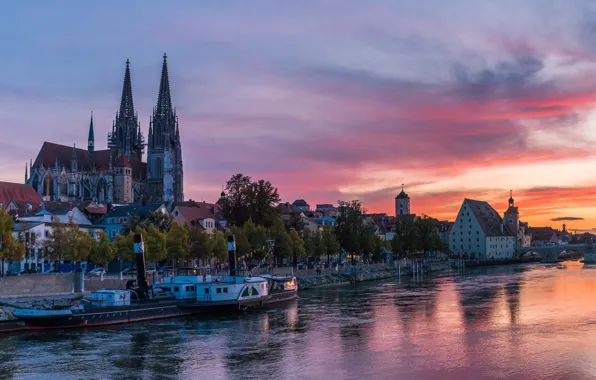 Картинка небо, деревья, закат, мост, река, дома, Германия, дворец, теплоход, Regensburg