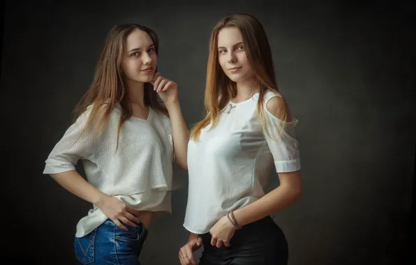 Картинка две девушки, подружки, Илья Филимошин