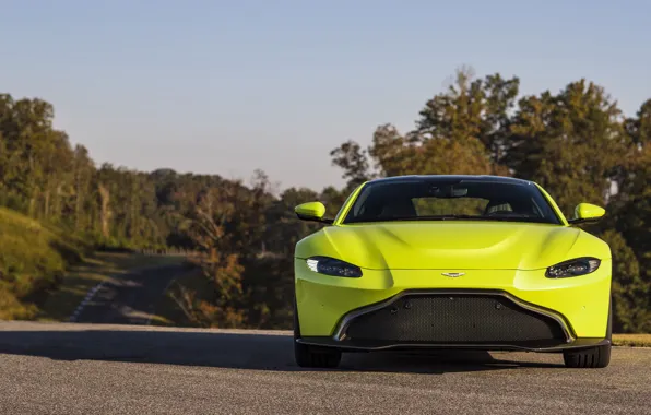 Картинка Aston Martin, Vantage, вид спереди, 2018