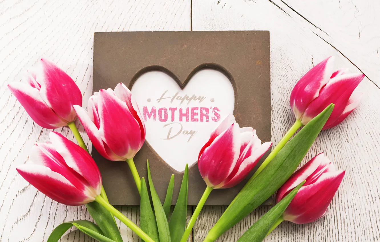 Фото обои цветы, сердце, тюльпаны, red, love, heart, wood, romantic, tulips, spring, красные тюльпаны, mother's day