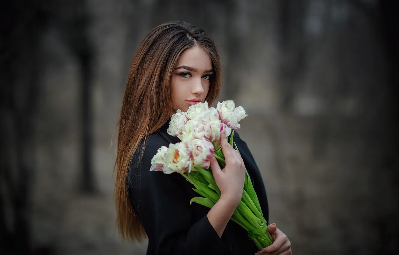 Фото обои взгляд, девушка, модель, портрет, букет, тюльпаны, шатенка, Alexandra, Hakan Erenler