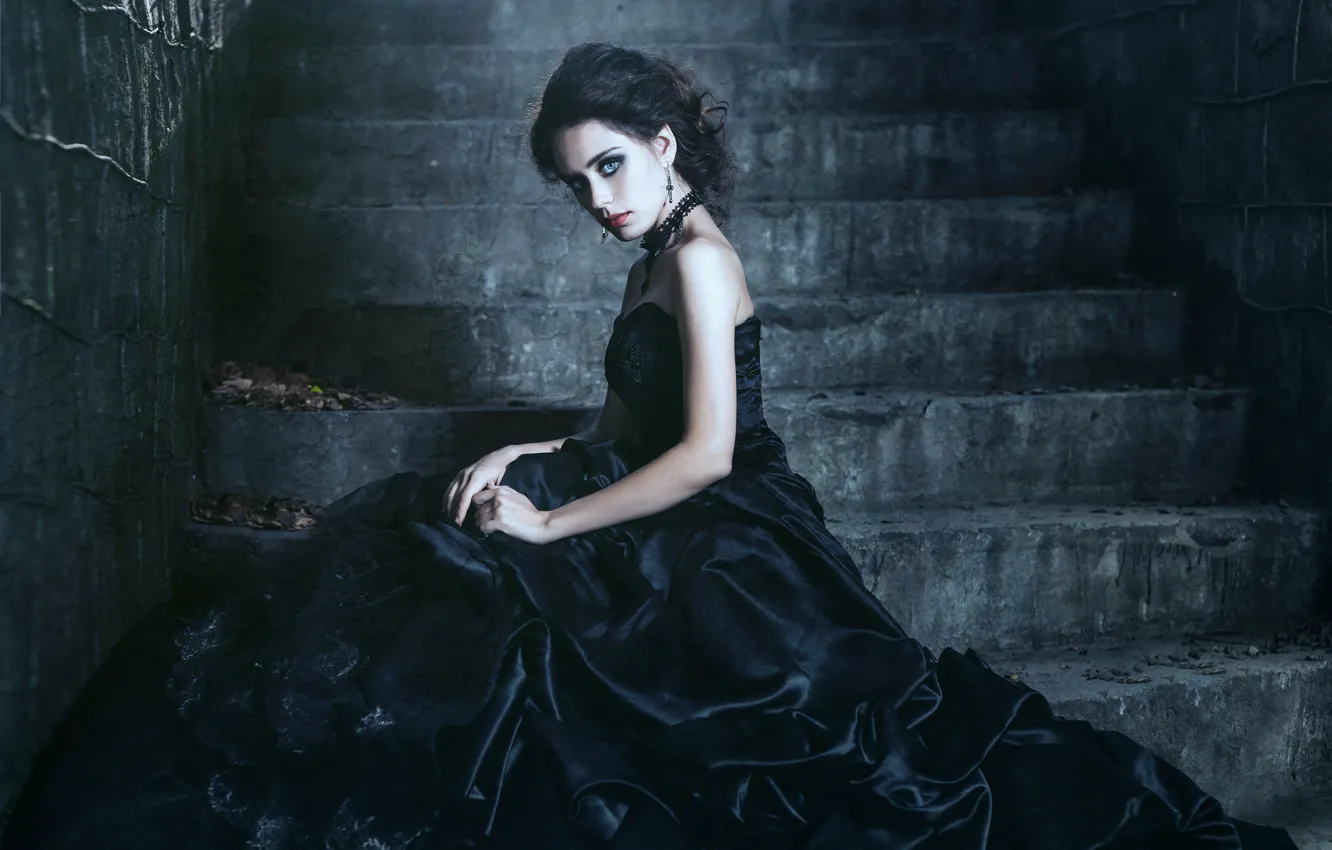Фото обои girl, black, dress, stone, model, mood, look, stairs, neck, gotic
