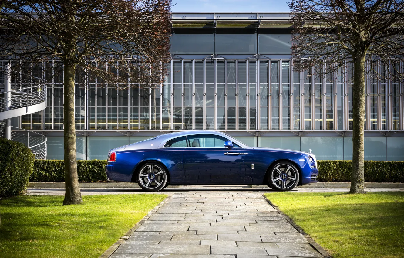 Фото обои деревья, здание, весна, Rolls-Royce, blue, collection, шикарный, Роллс-Ройс, wraith, bespoke