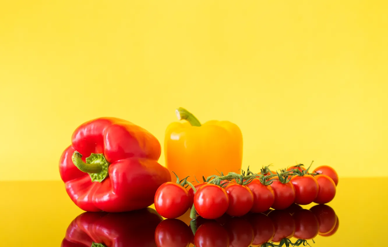 Фото обои желтый, красный, перец, помидоры, томаты