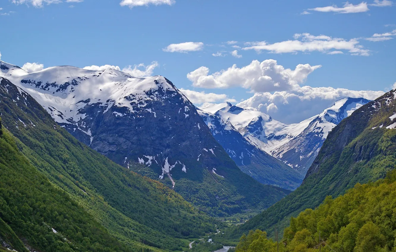 Фото обои зелень, лес, небо, облака, снег, деревья, горы, река, green, вершины, Норвегия, forest, river, sky, trees, …