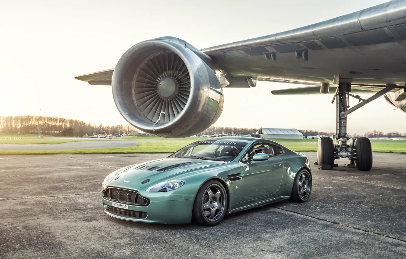 Фото обои Vantage, Aston martin, airplane, turbine