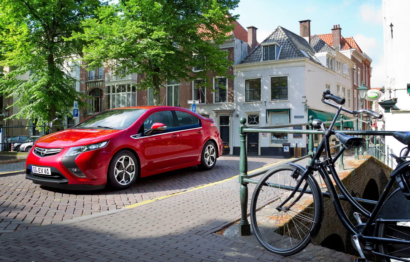 Фото обои авто, деревья, красный, велосипед, улица, Opel, Ampera