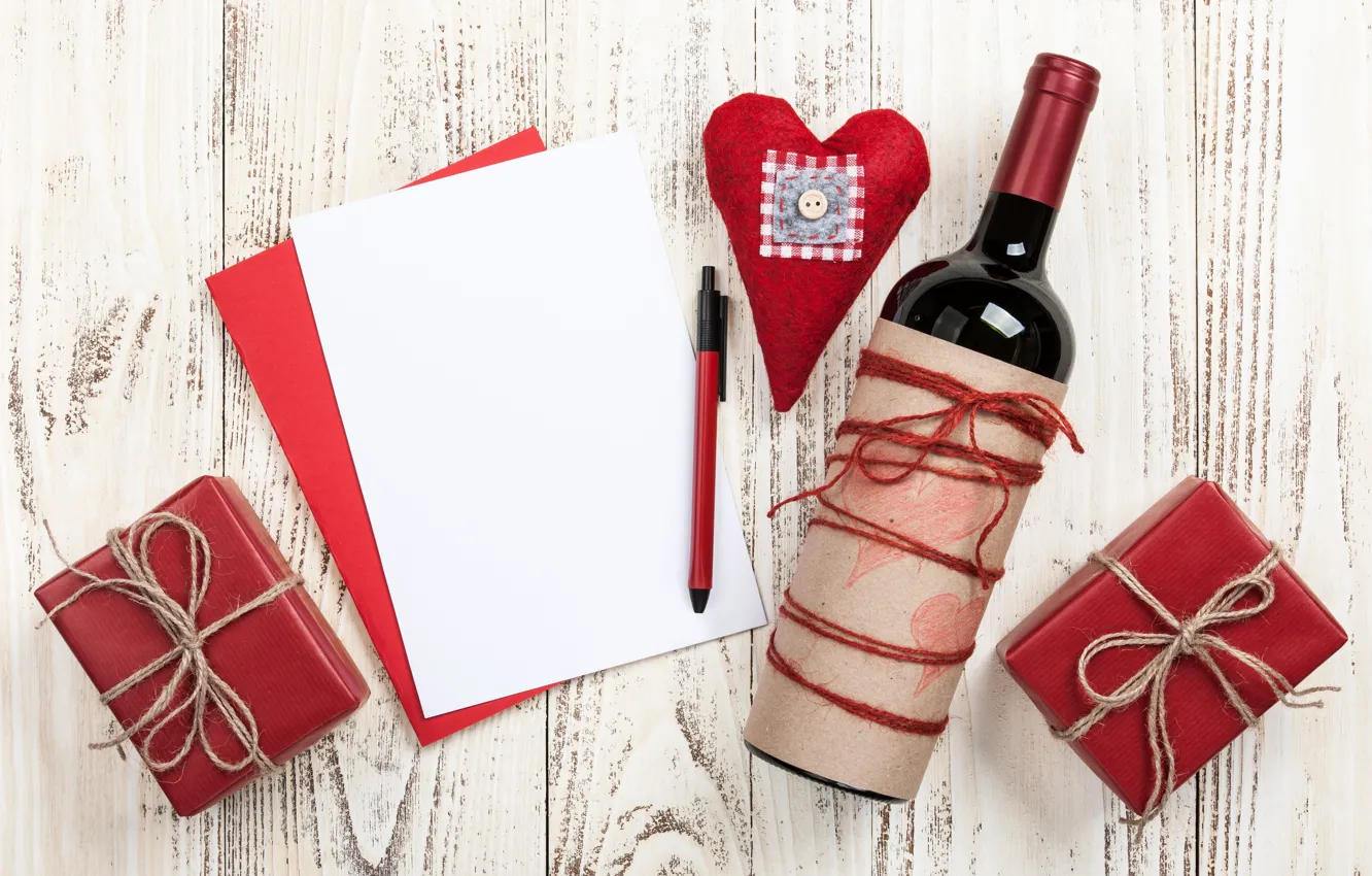 Фото обои любовь, подарок, вино, сердце, бутылка, сердечки, red, love, wood, wine, romantic, hearts, Valentine's Day, gift