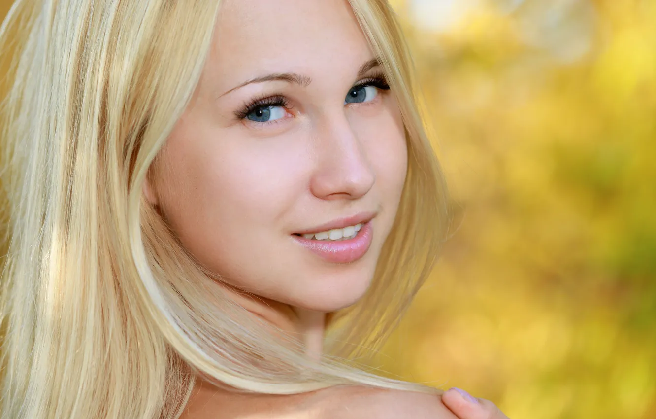 Фото обои sexy, woman, smile, blue eyes, beautiful, blonde, looking, lipsti...